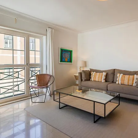 Apartment Stylish With Parking By Lovelystay